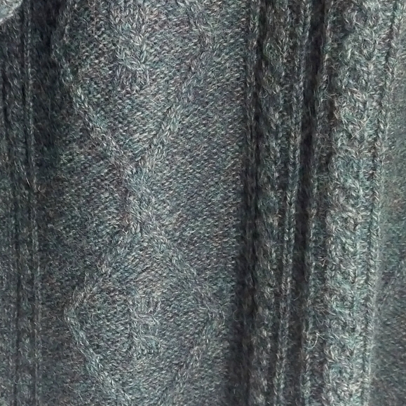 Carriagdonn Made In Ireland 100% Pure New Wool Green Cable Knit Cardigan - Picture 7 of 7